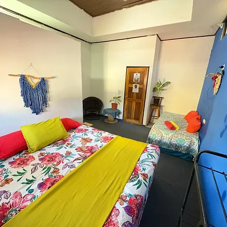 Passifloras Hostel Quepos Exterior photo